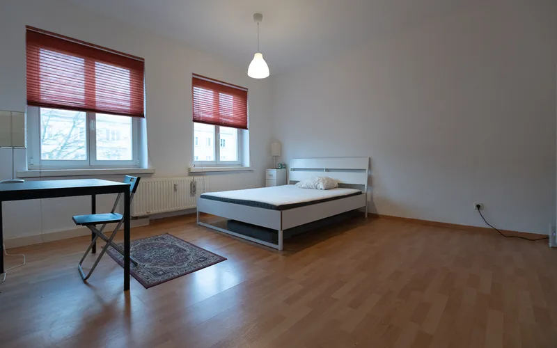 Fully furnished apartment with kitchen and balcony in Prenzlauer Berg — photo 1